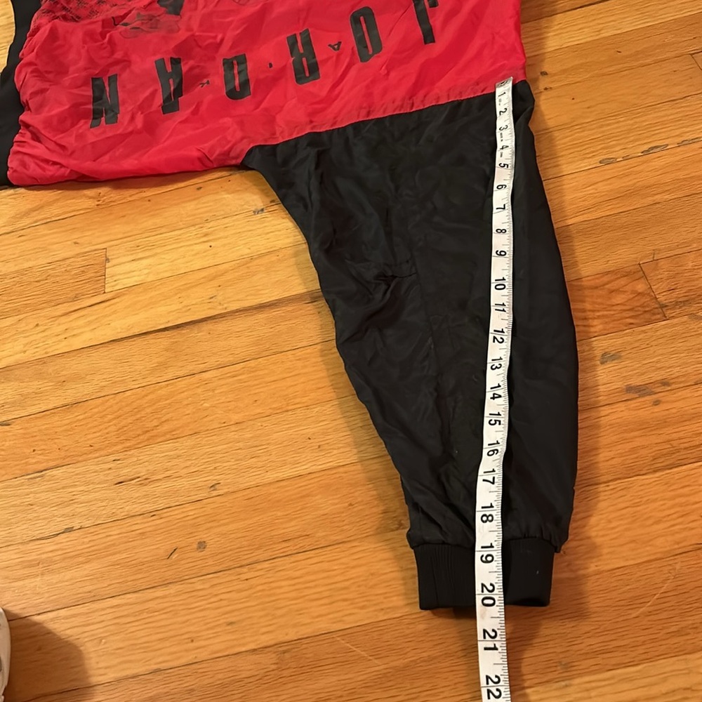 90s Jordan Jacket - Picture 2 of 10